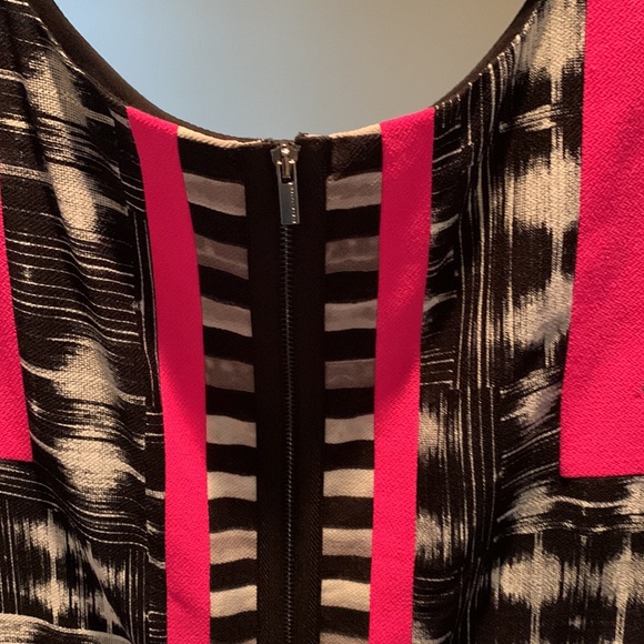 BCBG Maxazria Petite size 4 cocktail dress - Picture 5 of 11